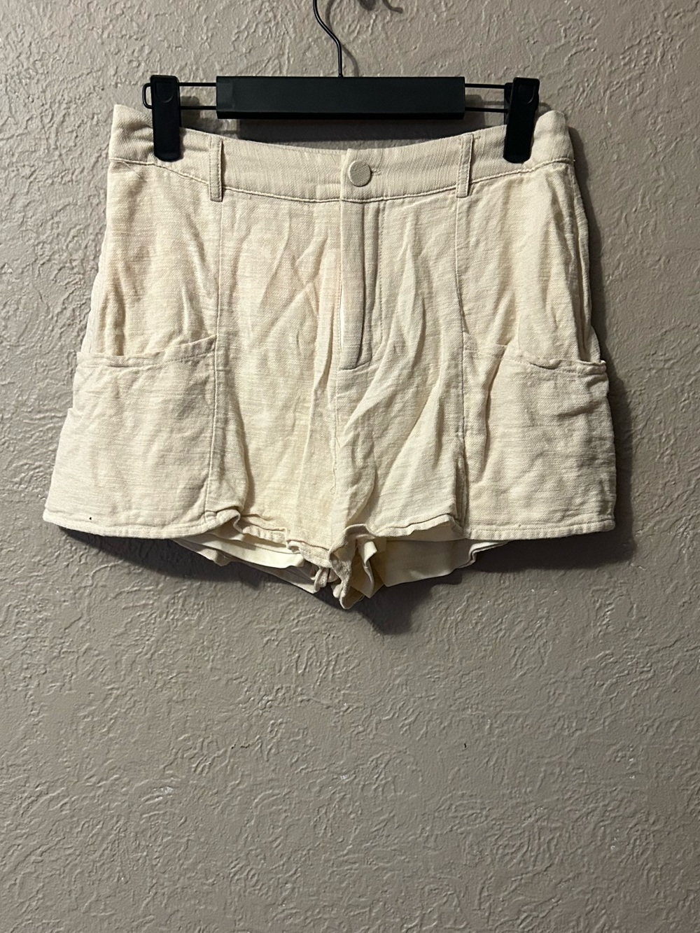 Sadie & Sage High Waist Light Cream Casual Shorts